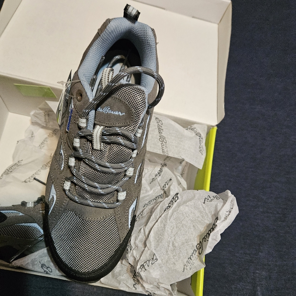 Lady waterproof shoes